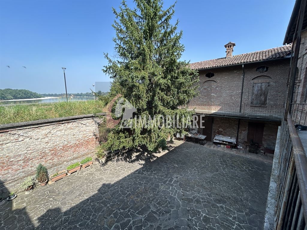 Immobile indipendente con vista fiume Po
