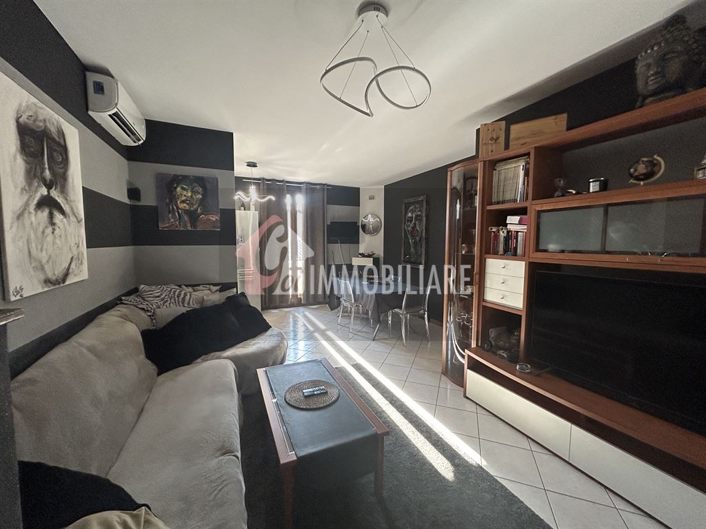 Appartamento con matrimoniale, studio e garage